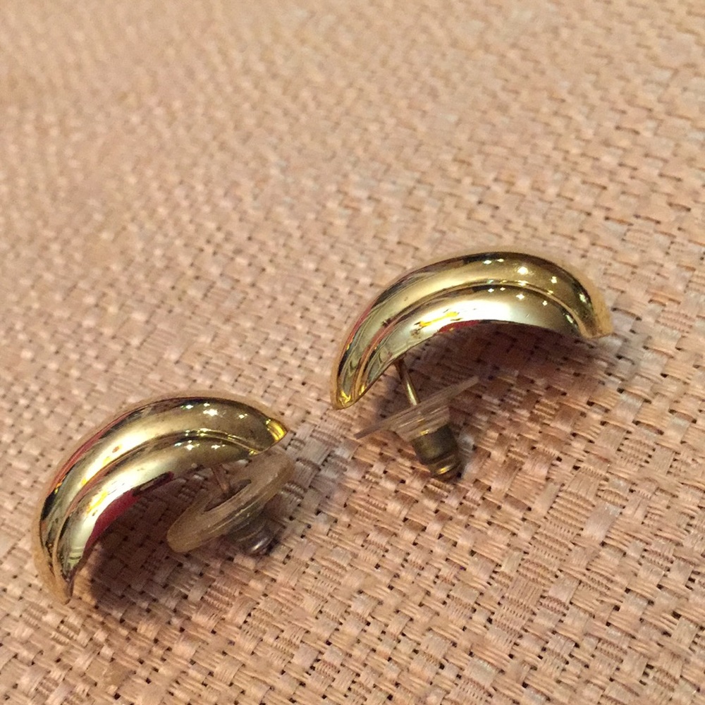 925 Silver Timeless Rounded Stud Earrings - image 5